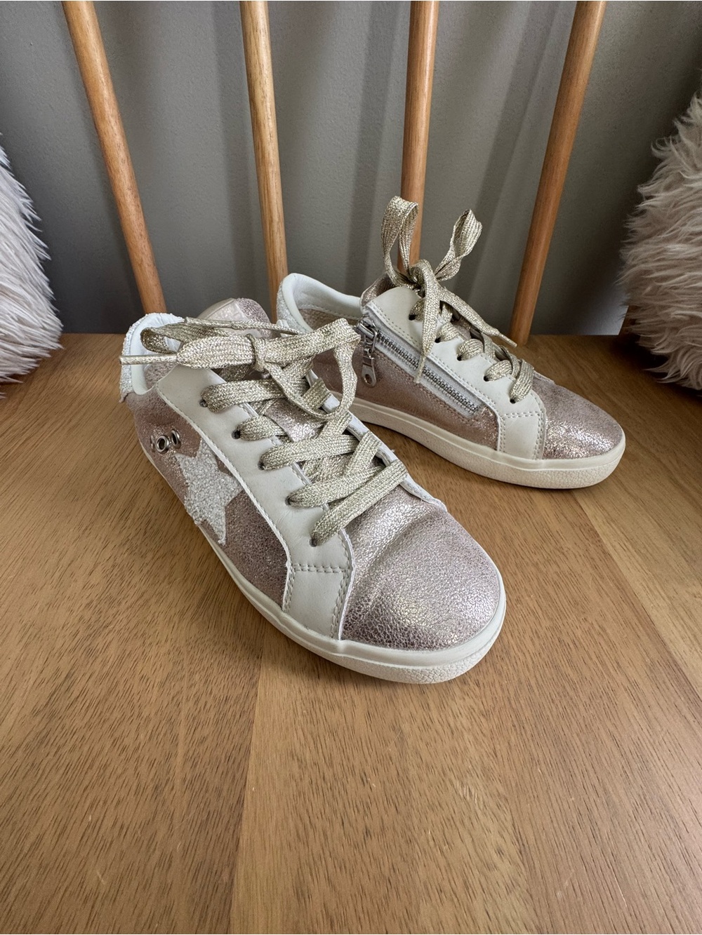 Girls Metallic Gold Vintage Havana Casual Sneakers